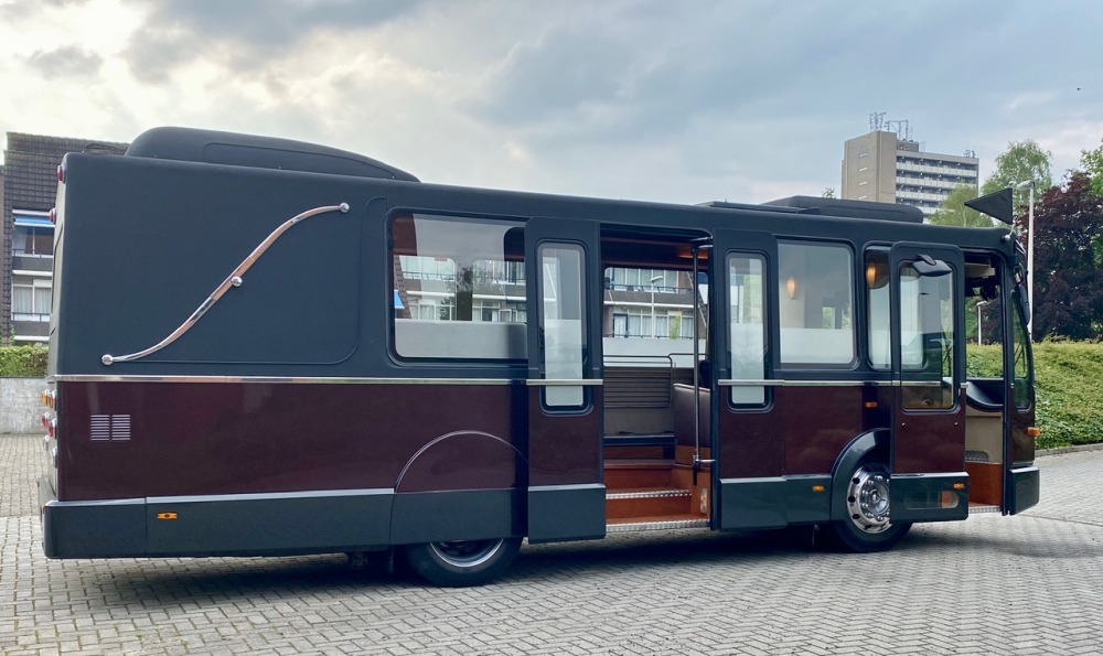“Gezellig met z’n allen in een rijtuigie...helemaal naar Driehuis..."